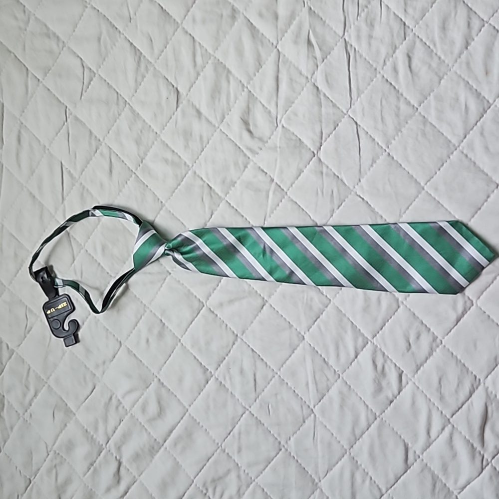 Zip-up boys tie